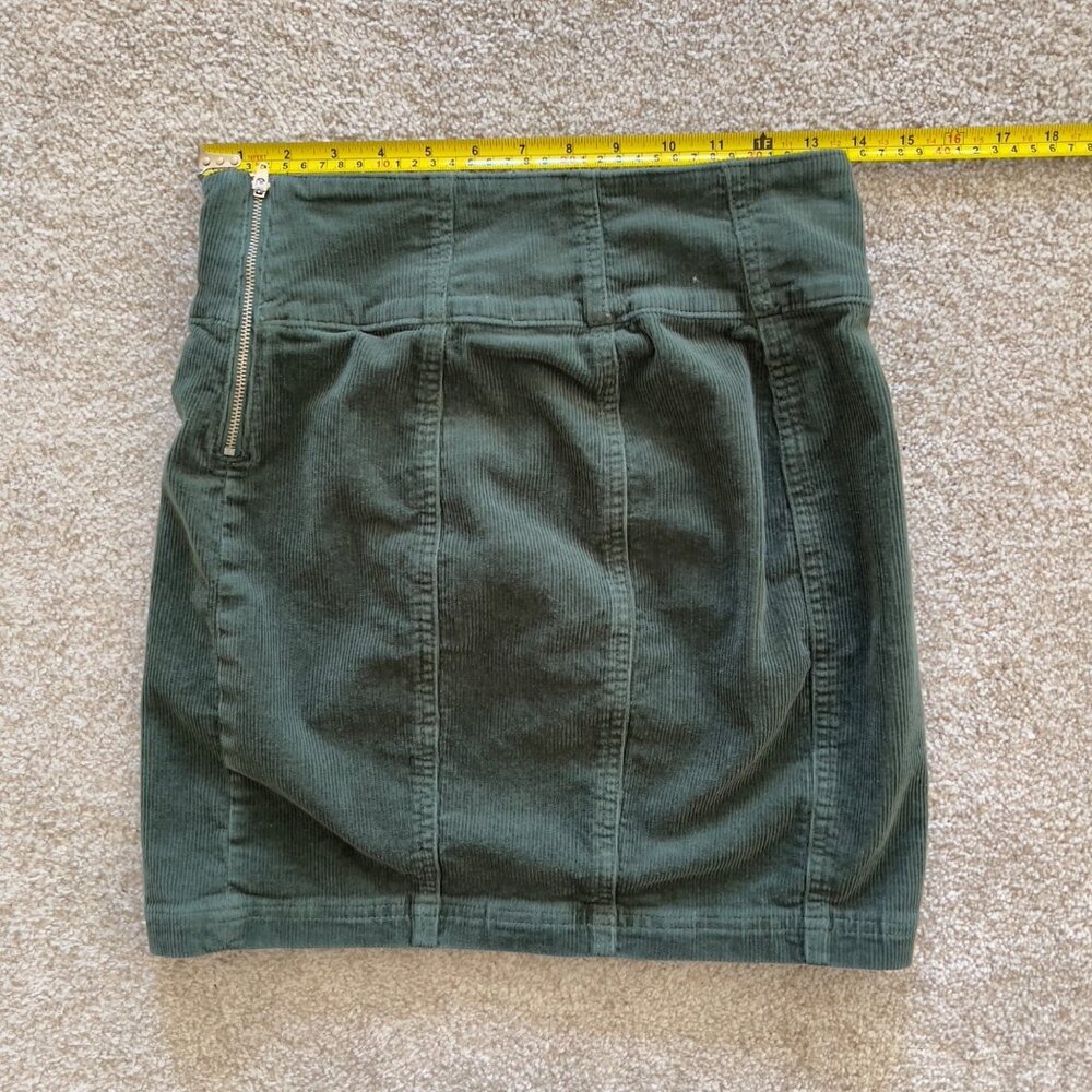 Green Corduroy Mini Skirt with Side Slit and Zipper - Picture 3 of 4